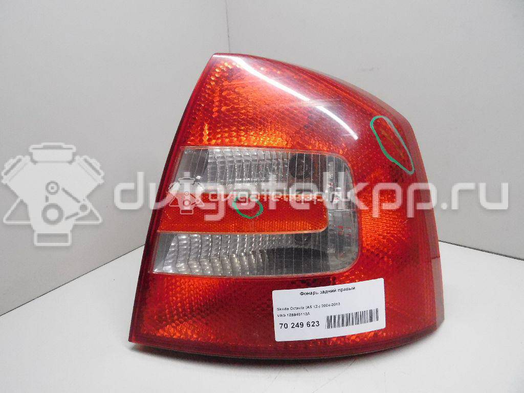 Фото Фонарь задний правый  1Z5945112A для Skoda Octaviaii 1Z3 {forloop.counter}}