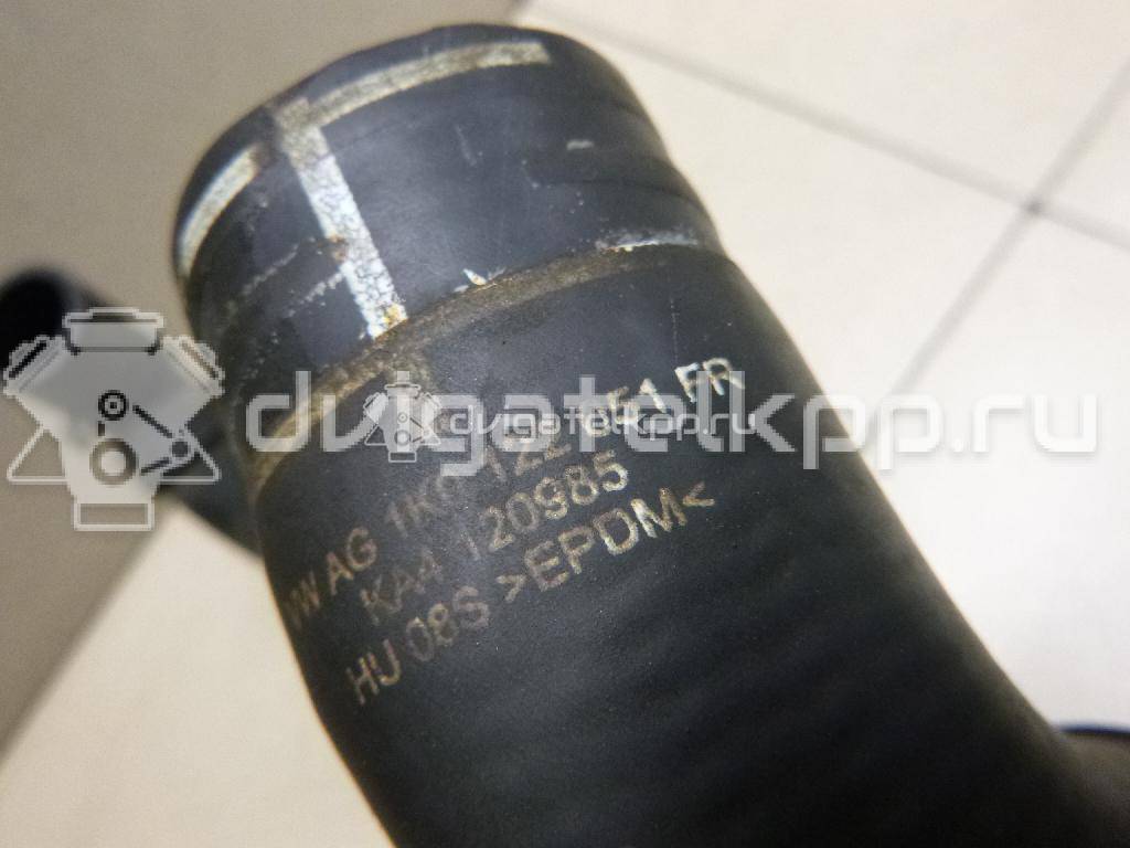 Фото Патрубок радиатора  1K0122051FR для Skoda Octavia / Octaviaii 1Z3 / Superb {forloop.counter}}