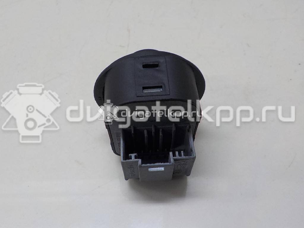 Фото Переключатель регулировки зеркала  1Z1959565A для Skoda Octavia / Octaviaii 1Z3 {forloop.counter}}