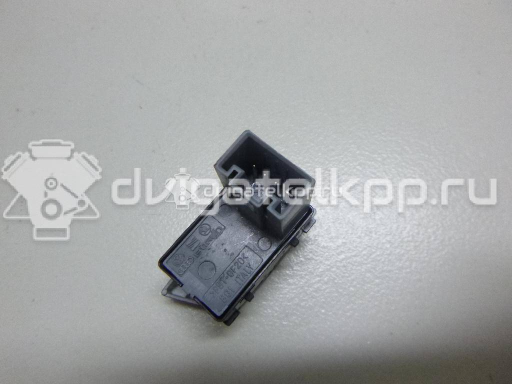 Фото Кнопка стеклоподъемника  1Z0959856 для Skoda Octavia / Octaviaii 1Z3 / Yeti 5L {forloop.counter}}