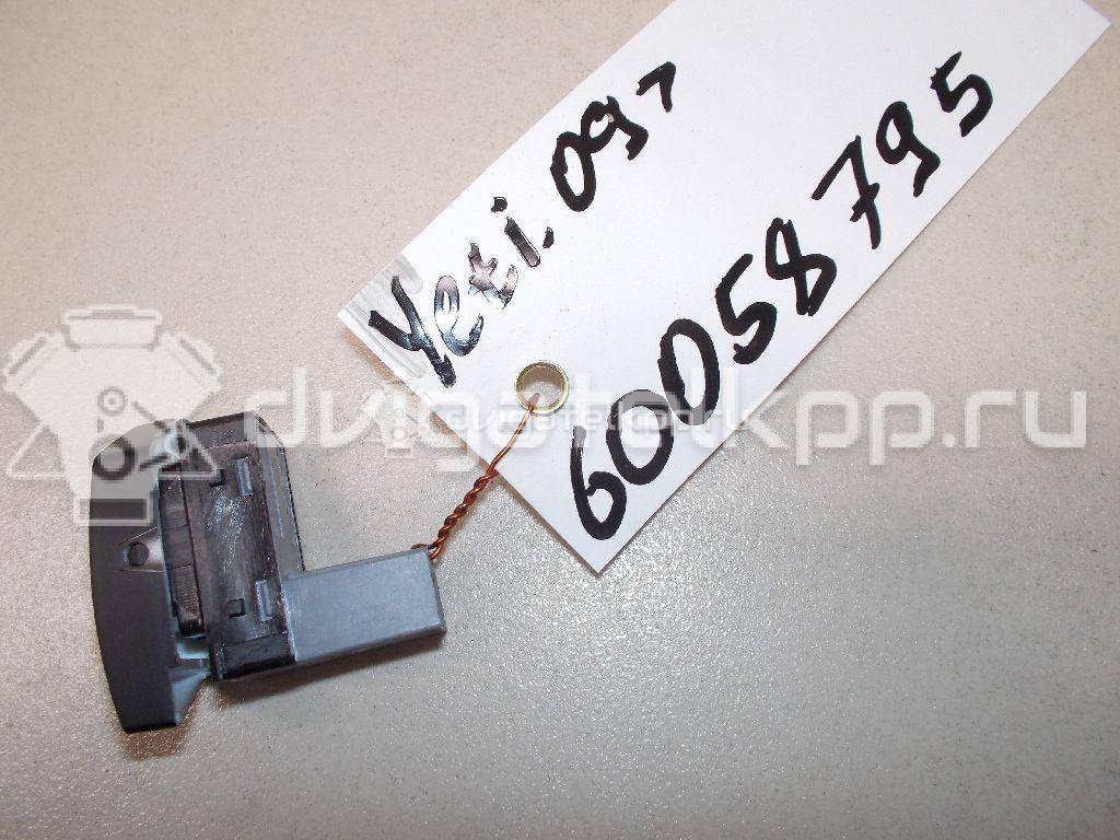 Фото Кнопка стеклоподъемника  1Z0959856 для Skoda Octavia / Octaviaii 1Z3 / Yeti 5L {forloop.counter}}