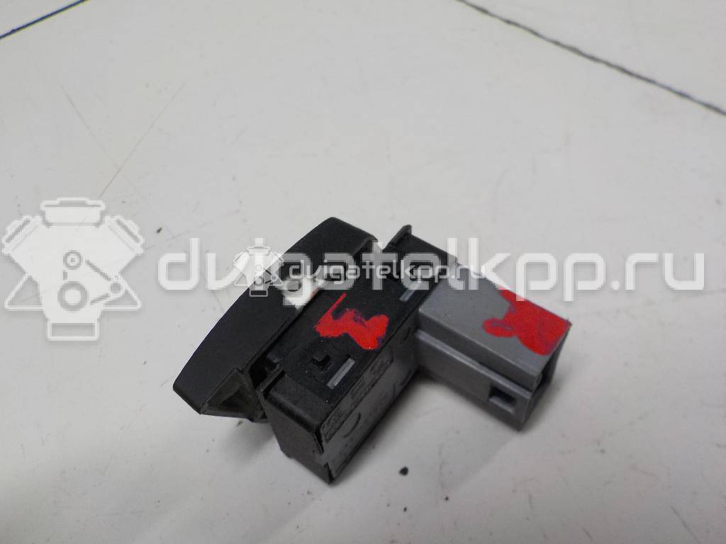 Фото Кнопка стеклоподъемника  1Z0959856 для Skoda Octavia / Octaviaii 1Z3 / Yeti 5L {forloop.counter}}