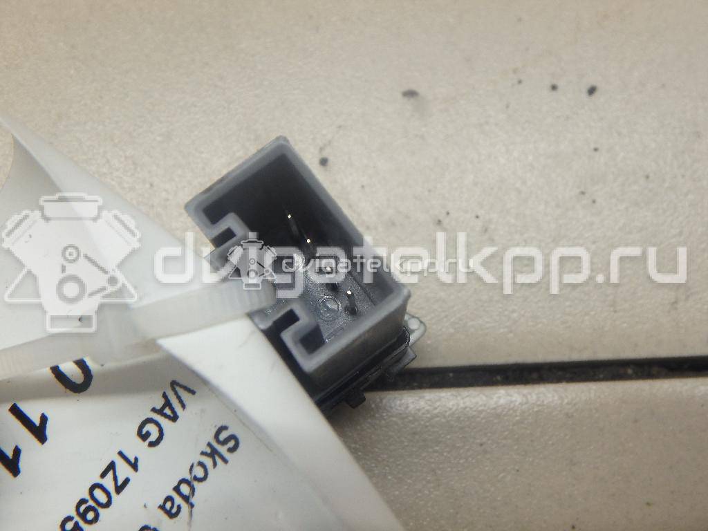 Фото Кнопка стеклоподъемника  1Z0959856 для Skoda Octavia / Octaviaii 1Z3 / Yeti 5L {forloop.counter}}