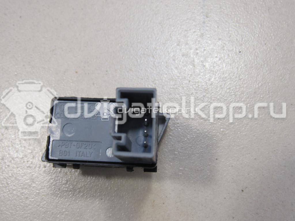 Фото Кнопка стеклоподъемника  1Z0959855 для Skoda Octavia / Octaviaii 1Z3 / Yeti 5L {forloop.counter}}