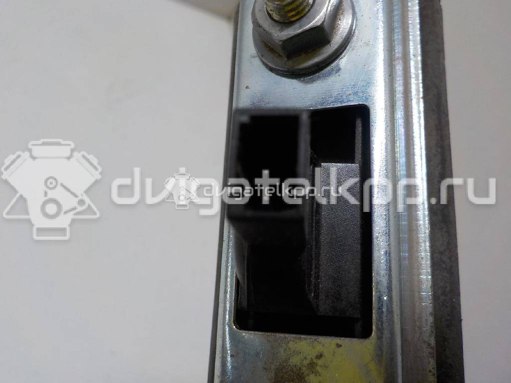Фото Кнопка открывания багажника  1Z0827574C для Skoda Octavia / Octaviaii 1Z3 {forloop.counter}}
