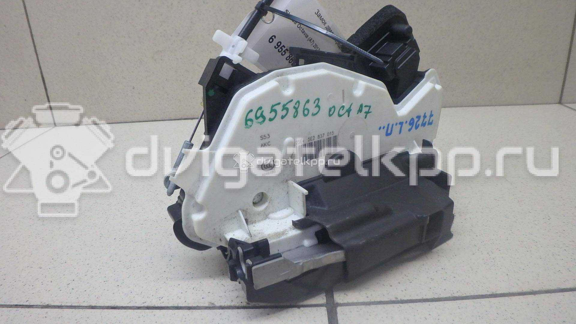 Фото Замок двери передней левой  5E2837015 для Skoda Octavia / Yeti 5L / Rapid {forloop.counter}}