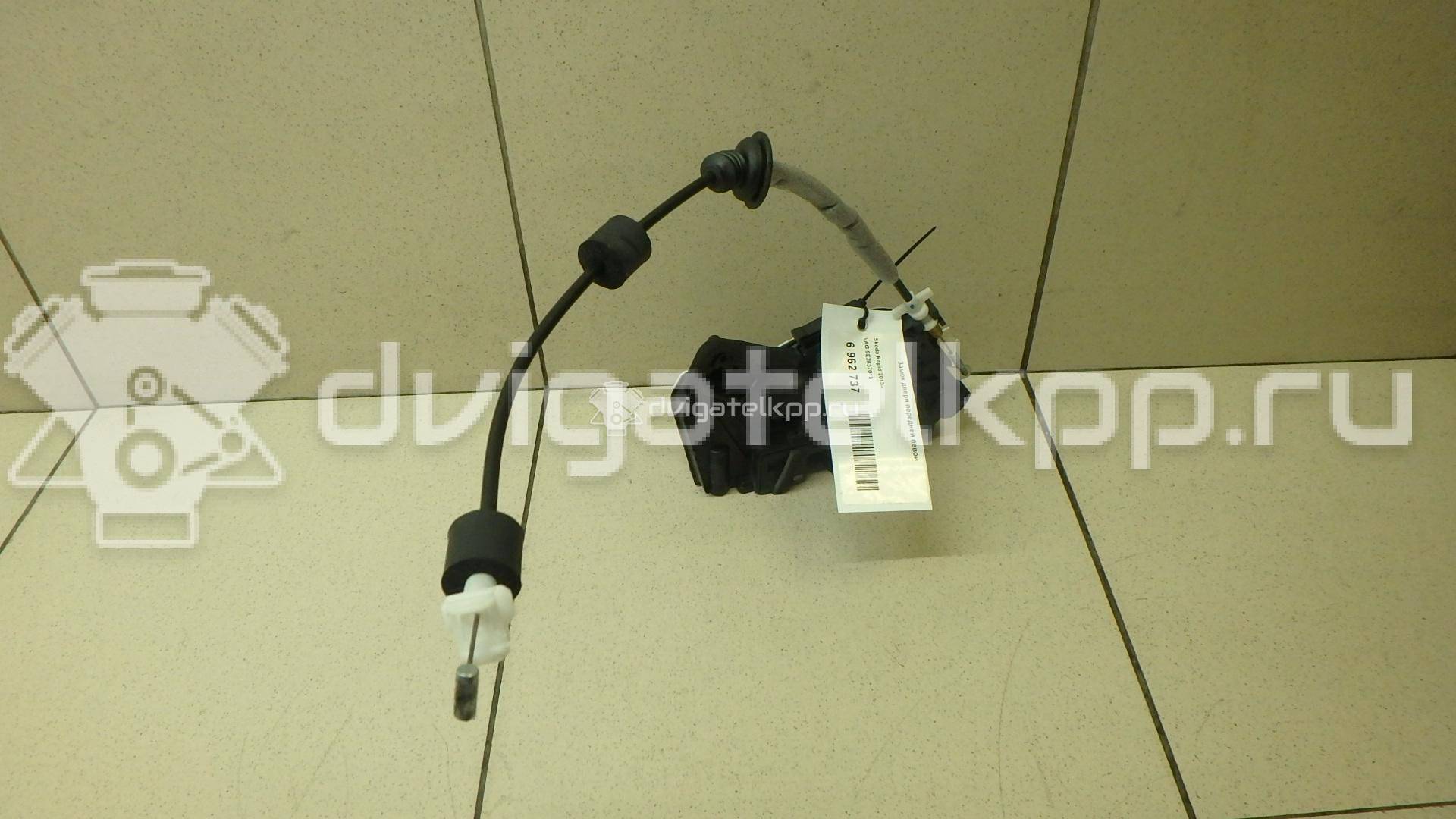 Фото Замок двери передней левой  5E2837015 для Skoda Octavia / Yeti 5L / Rapid {forloop.counter}}