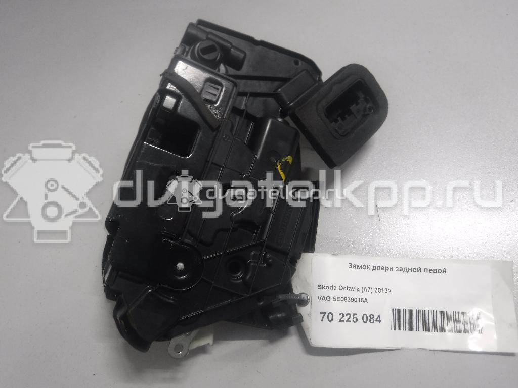 Фото Замок двери задней левой  5E0839015A для Skoda Octavia / Yeti 5L / Rapid {forloop.counter}}