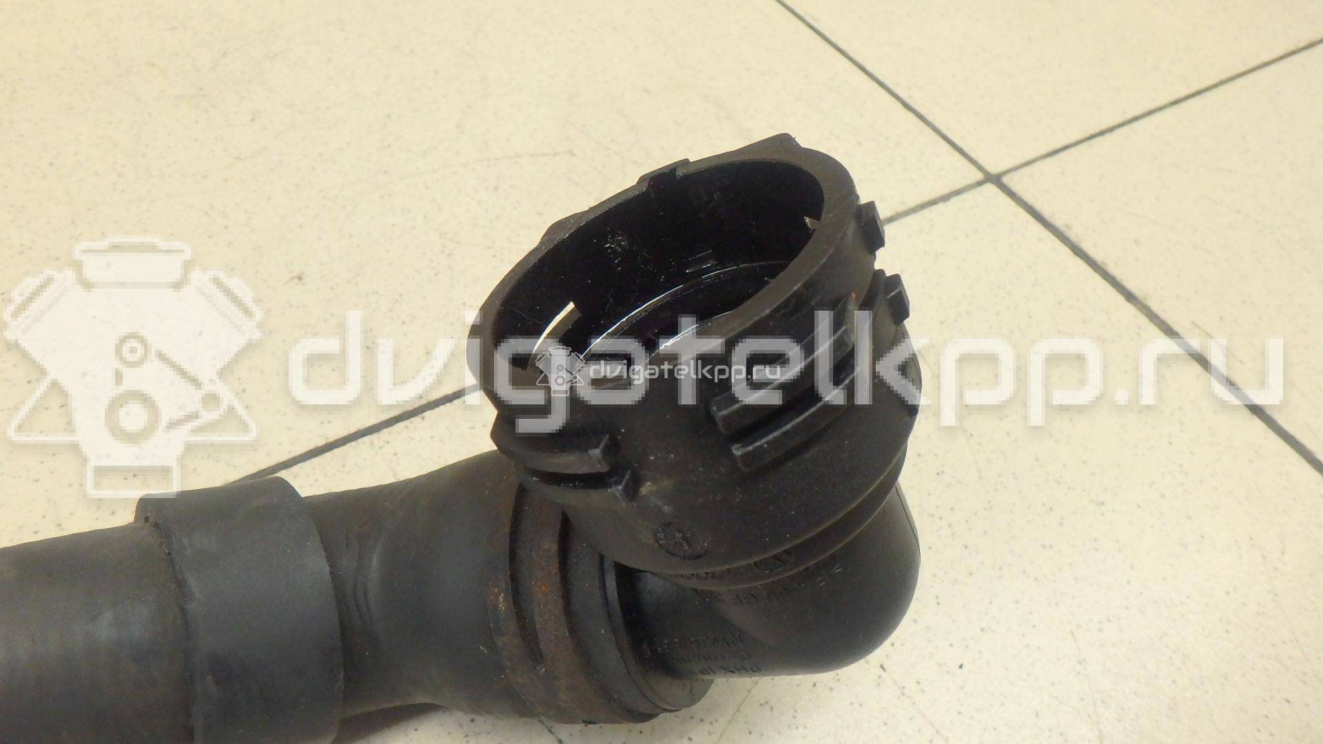 Фото Патрубок радиатора  1K0122051HA для Skoda Octavia / Yeti 5L / Octaviaii 1Z3 / Superb {forloop.counter}}