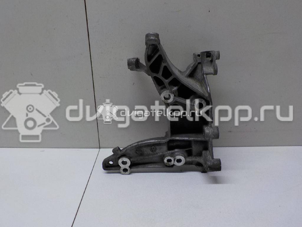 Фото Кронштейн генератора для двигателя 9HD (DV6C) для Peugeot 308 / 4008 / 3008 112-116 л.с 8V 1.6 л Дизельное топливо 5706P8 {forloop.counter}}