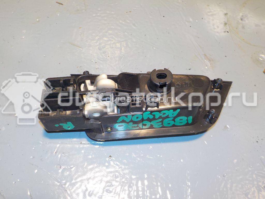 Фото Ручка двери задней внутренняя правая  7342034100LBA для ssang yong Actyon New/Korando C {forloop.counter}}