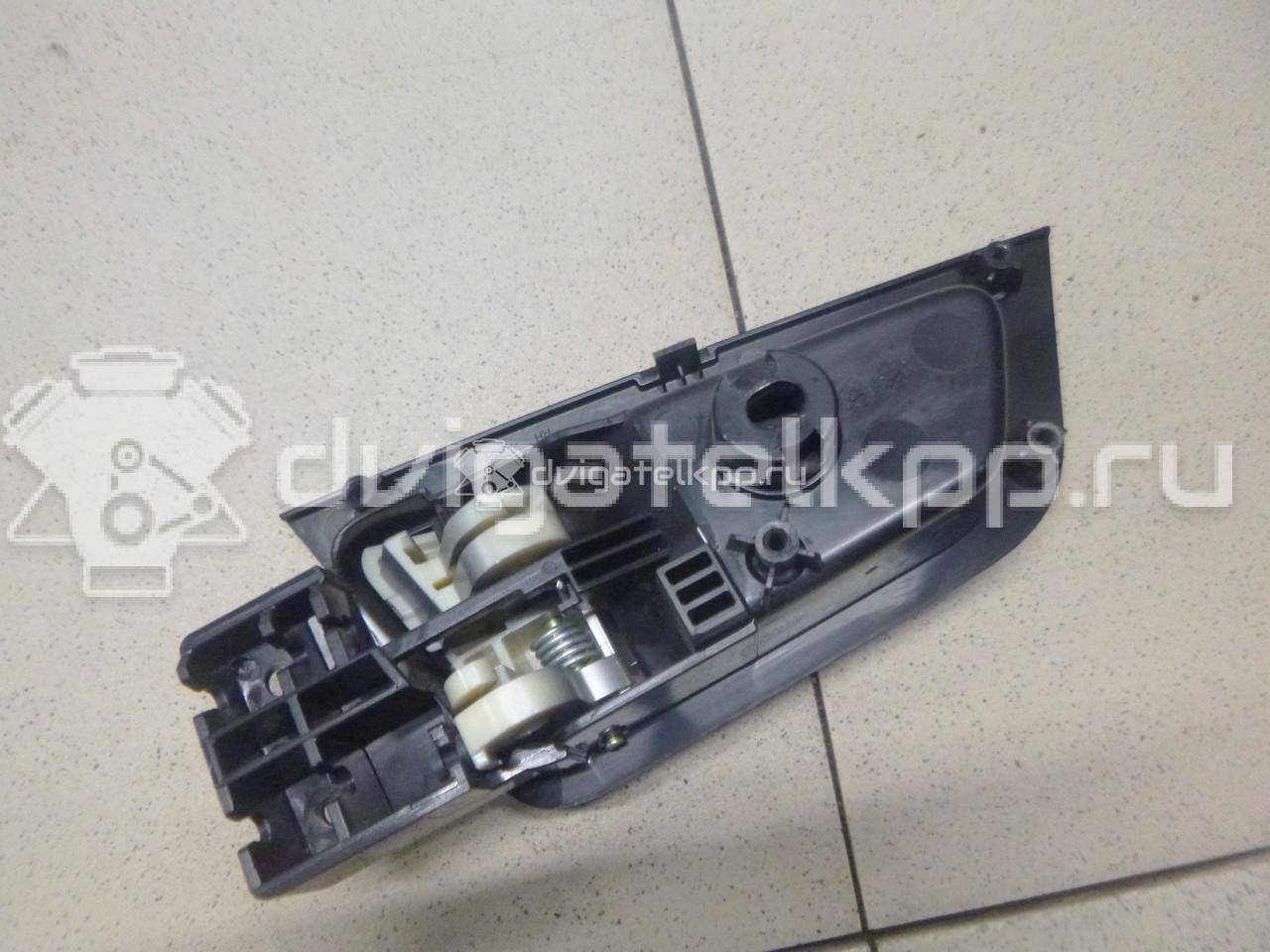 Фото Ручка двери задней внутренняя правая  7342034100LBA для ssang yong Actyon New/Korando C {forloop.counter}}