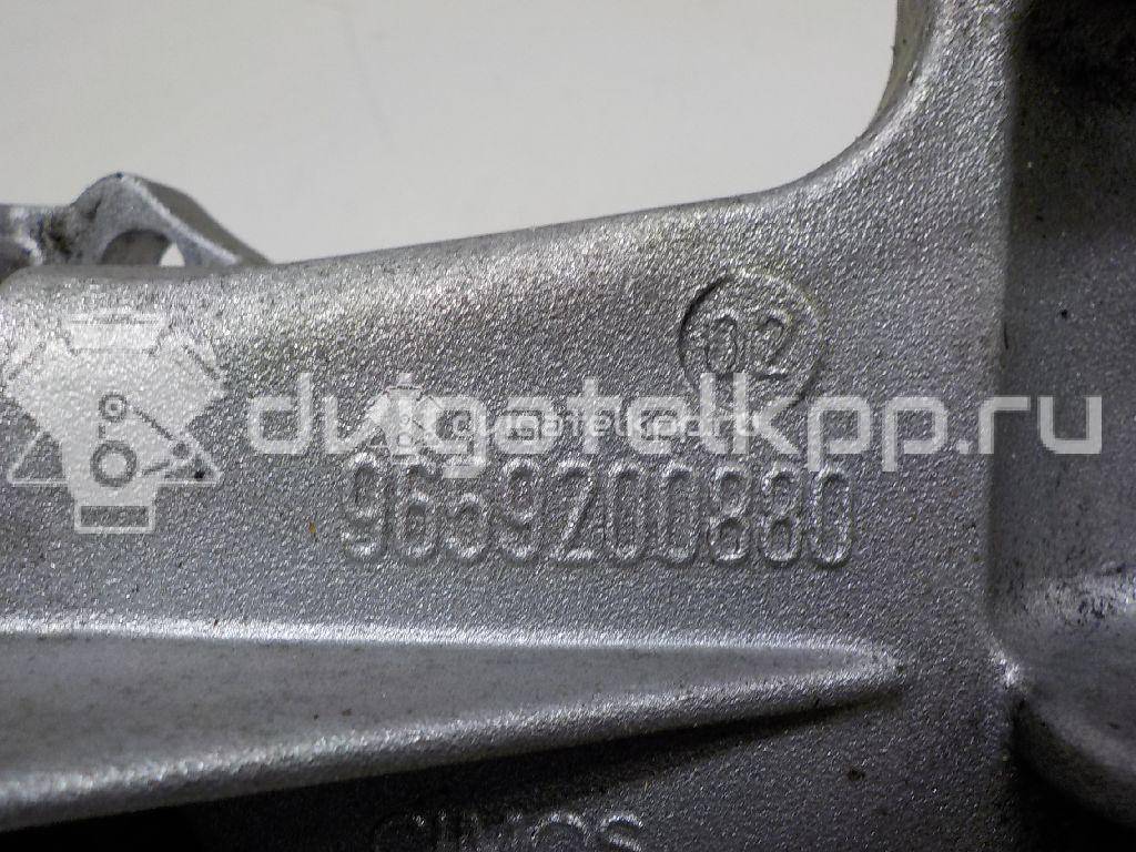 Фото Кронштейн генератора для двигателя 9HV (DV6TED4) для Peugeot 308 / 207 / 307 / Partner 90 л.с 16V 1.6 л Дизельное топливо 5706K0 {forloop.counter}}