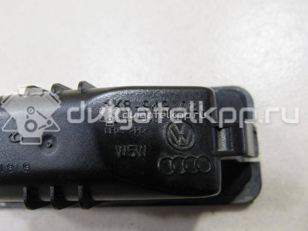 Фото Фонарь подсветки номера  1K8943021 для Volkswagen Scirocco / Polo / Touran / Amarok S1B / New Beetle {forloop.counter}}