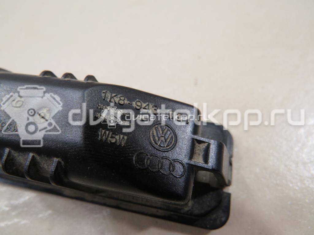 Фото Фонарь подсветки номера  1K8943021 для Volkswagen Scirocco / Polo / Touran / Amarok S1B / New Beetle {forloop.counter}}