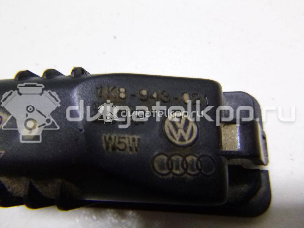 Фото Фонарь подсветки номера  1K8943021 для Volkswagen Scirocco / Polo / Touran / Amarok S1B / New Beetle {forloop.counter}}