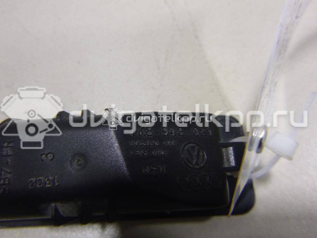 Фото Фонарь подсветки номера  1K8943021 для Volkswagen Scirocco / Polo / Touran / Amarok S1B / New Beetle {forloop.counter}}