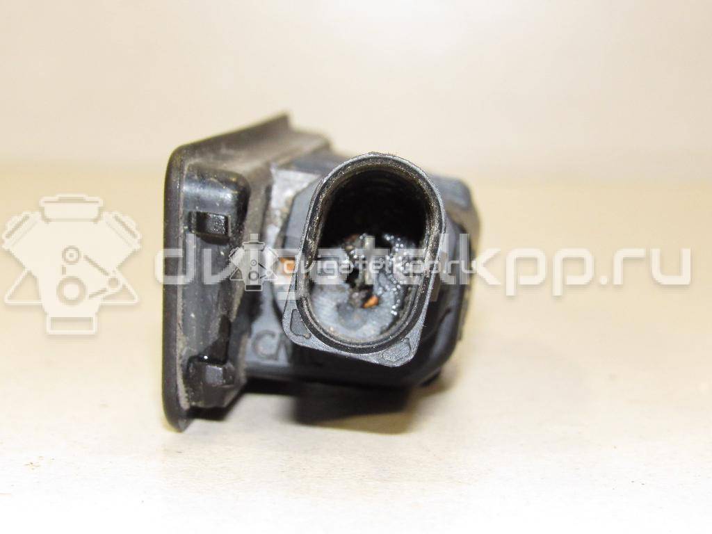 Фото Фонарь подсветки номера  1K8943021 для Volkswagen Scirocco / Polo / Touran / Amarok S1B / New Beetle {forloop.counter}}