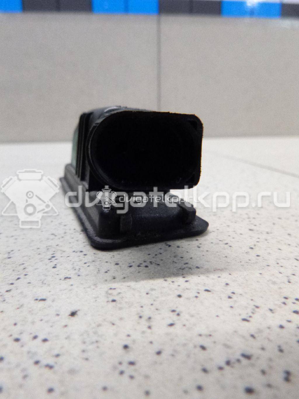 Фото Фонарь подсветки номера  1K8943021 для Volkswagen Scirocco / Polo / Touran / Amarok S1B / New Beetle {forloop.counter}}