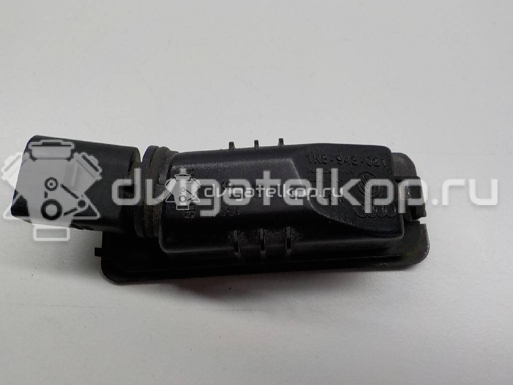 Фото Фонарь подсветки номера  1K8943021 для Volkswagen Scirocco / Polo / Touran / Amarok S1B / New Beetle {forloop.counter}}