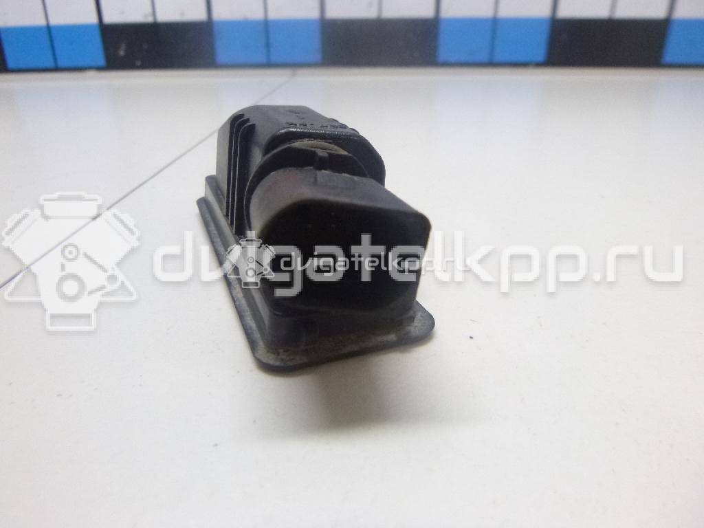 Фото Фонарь подсветки номера  1K8943021 для Volkswagen Scirocco / Polo / Touran / Amarok S1B / New Beetle {forloop.counter}}