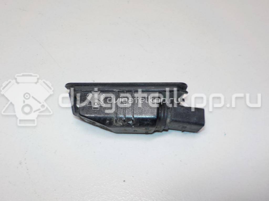 Фото Фонарь подсветки номера  1K8943021 для Volkswagen Scirocco / Polo / Touran / Amarok S1B / New Beetle {forloop.counter}}