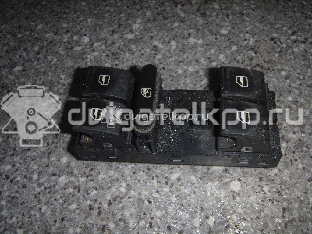 Фото Блок управления стеклоподъемниками  1K4959857 для Volkswagen Tiguan / Touran / Amarok S1B / Cc / Golf {forloop.counter}}