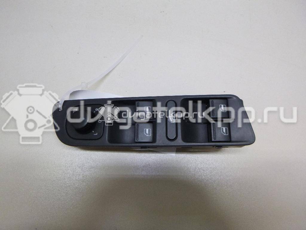 Фото Блок управления стеклоподъемниками  1K4959857B для Volkswagen Tiguan / Touran / Amarok S1B / Cc / Golf {forloop.counter}}