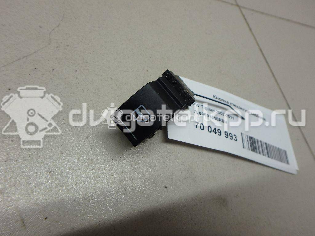 Фото Кнопка стеклоподъемника  7L6959855BREH для Volkswagen Scirocco / Tiguan / Touran / Amarok S1B / Cc {forloop.counter}}