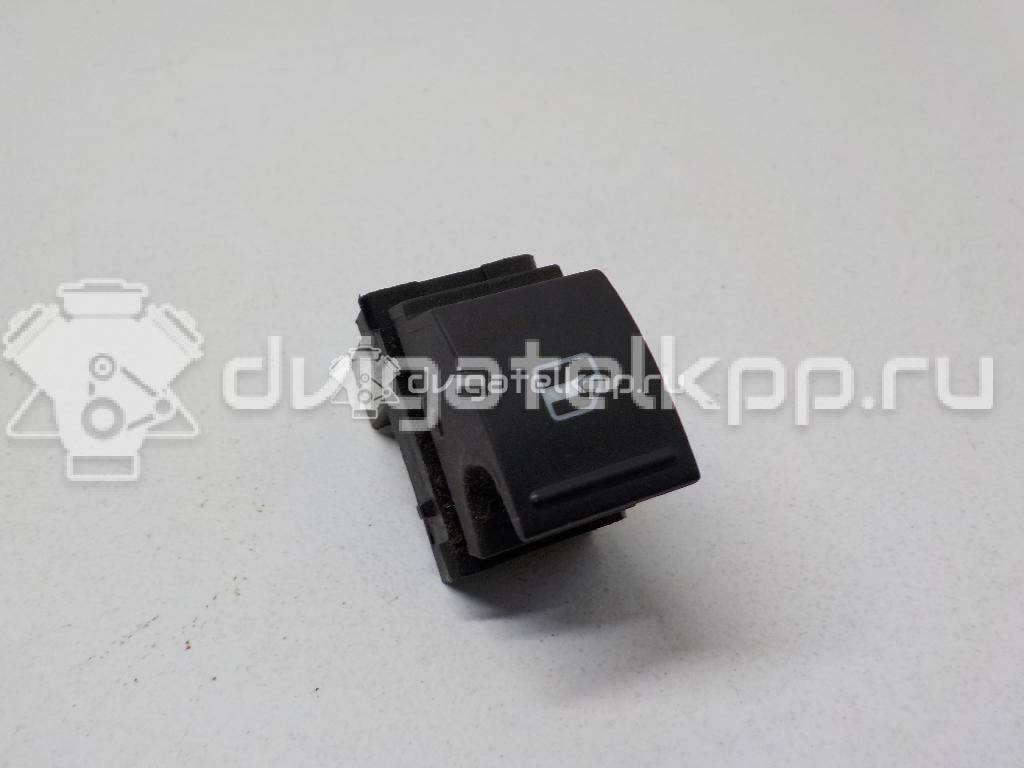 Фото Кнопка стеклоподъемника  7L6959855BREH для Volkswagen Scirocco / Tiguan / Touran / Amarok S1B / Cc {forloop.counter}}