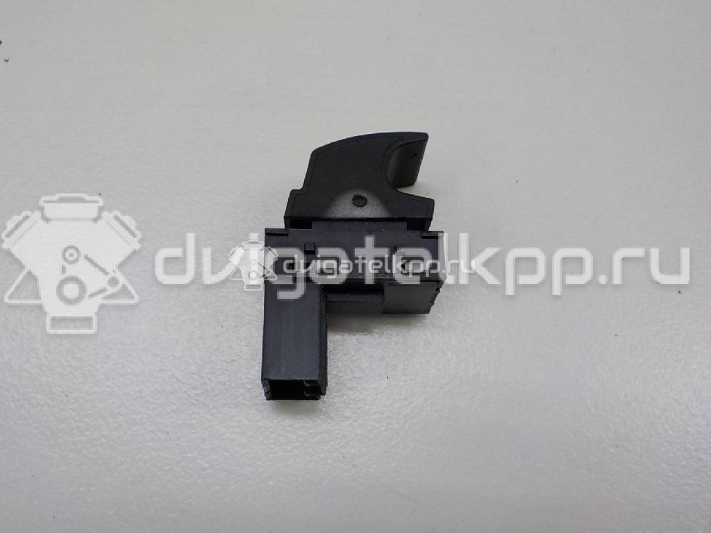 Фото Кнопка стеклоподъемника  7L6959855B3X1 для Volkswagen Scirocco / Tiguan / Touran / Amarok S1B / Cc {forloop.counter}}