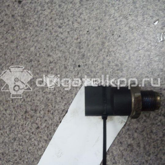Фото Датчик давления топлива  059130758 для jeep Commander (XK)