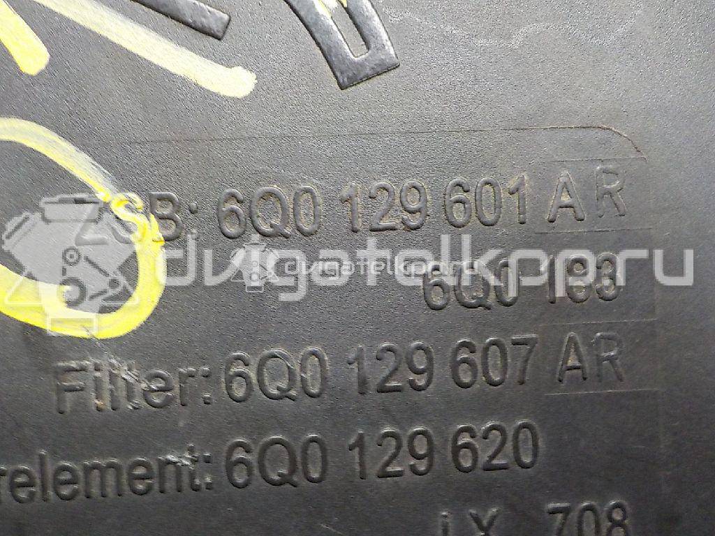 Фото Корпус воздушного фильтра для двигателя AMF для Skoda Fabia 75 л.с 6V 1.4 л Дизельное топливо 6Q0129607AR {forloop.counter}}