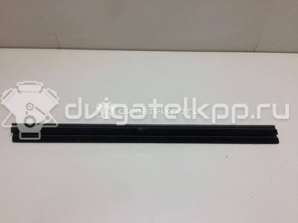 Фото Уплотнитель стекла двери  8387175KA0 для suzuki SX4 {forloop.counter}}