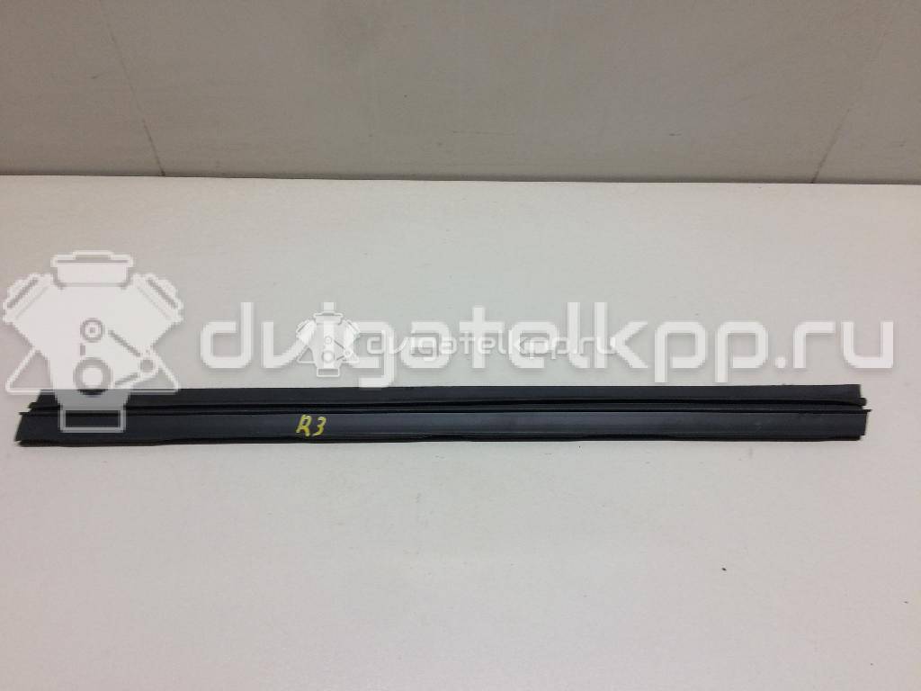 Фото Уплотнитель стекла двери  8387175KA0 для suzuki SX4 {forloop.counter}}