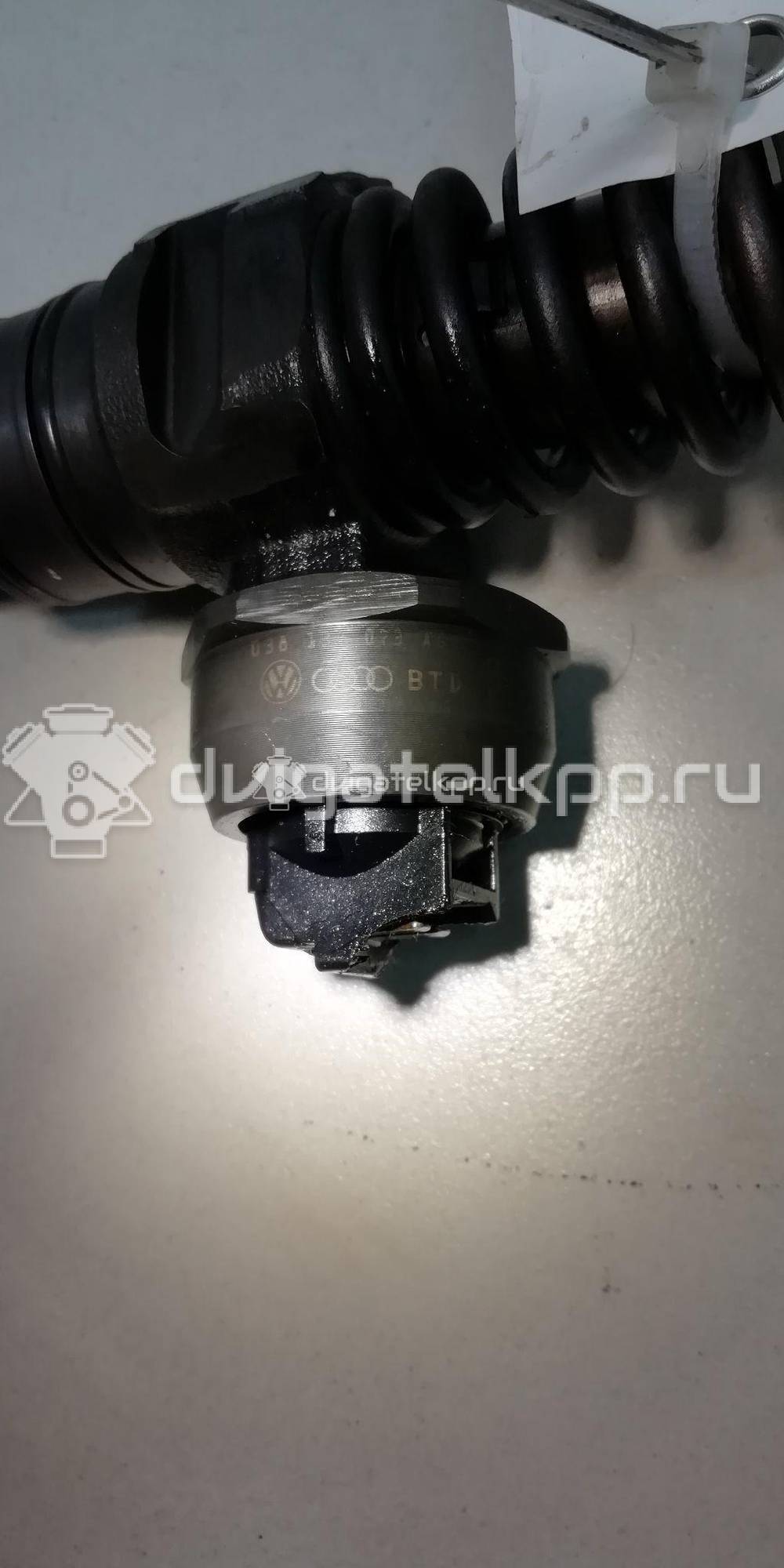 Фото Форсунка дизельная электрическая для двигателя BXE для Skoda Octavia / Octaviaii 1Z3 / Superb 105 л.с 8V 1.9 л Дизельное топливо 038130073AG {forloop.counter}}