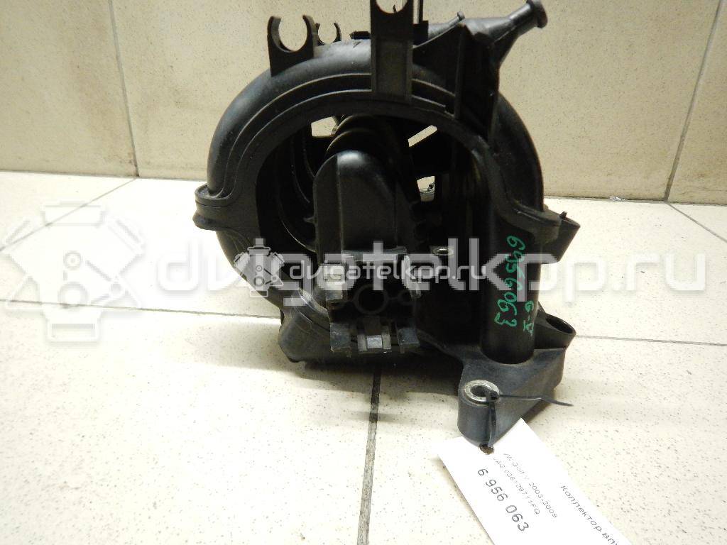 Фото Коллектор впускной для двигателя BCA для Skoda Octavia / Octaviaii 1Z3 75 л.с 16V 1.4 л бензин 036129711FQ {forloop.counter}}