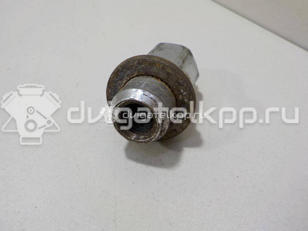 Фото Гайка колеса  9094201058 для Toyota Land Cruiser / Carina / Camry / Hiace / 4 {forloop.counter}}