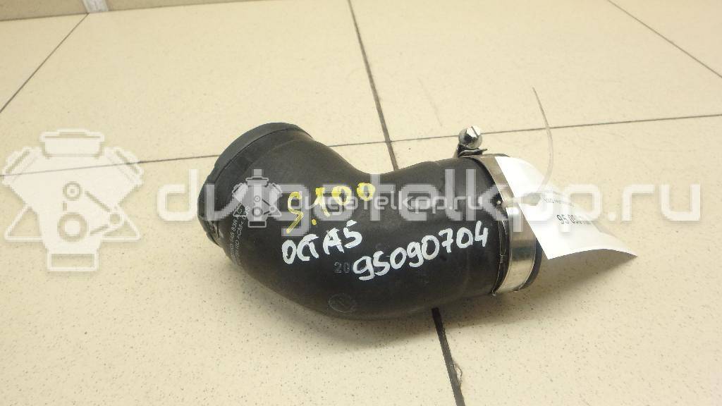 Фото Патрубок интеркулера для двигателя CDAB для Skoda Octavia / Yeti 5L / Octaviaii 1Z3 / Superb 152 л.с 16V 1.8 л бензин 1K0145838AG {forloop.counter}}