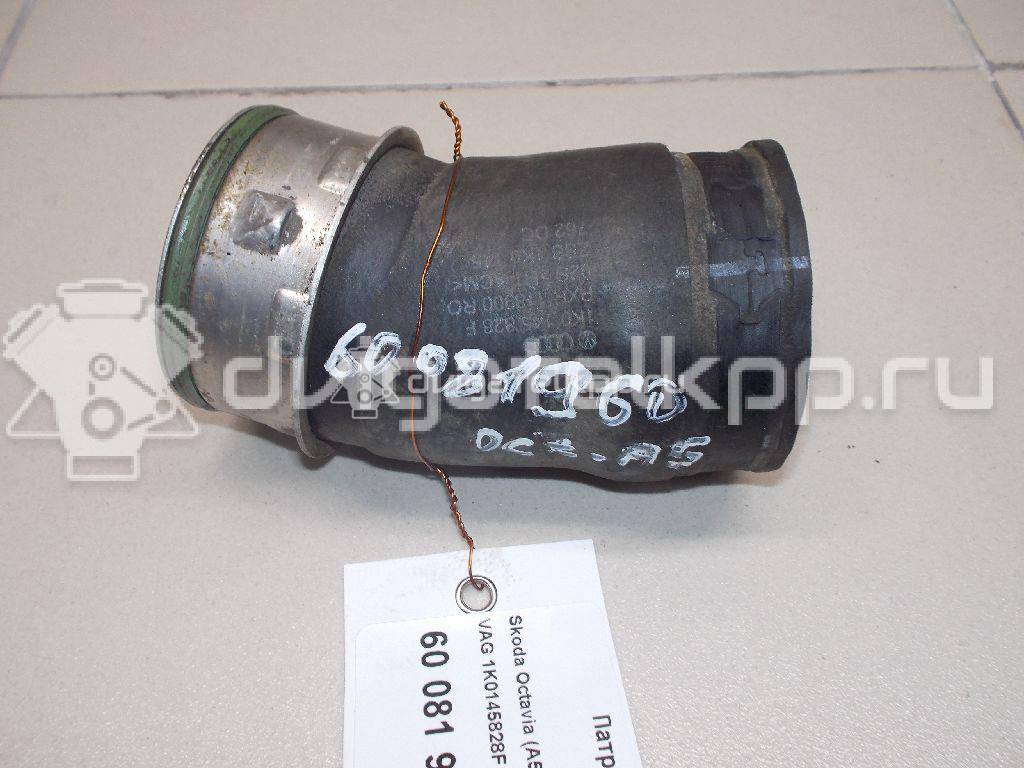 Фото Патрубок интеркулера для двигателя CDAB для Skoda Octavia / Yeti 5L / Octaviaii 1Z3 / Superb 152 л.с 16V 1.8 л бензин 1K0145828F {forloop.counter}}