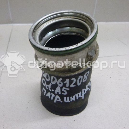 Фото Патрубок интеркулера для двигателя CDAB для Skoda Octavia / Yeti 5L / Octaviaii 1Z3 / Superb 152 л.с 16V 1.8 л бензин 1K0145828F