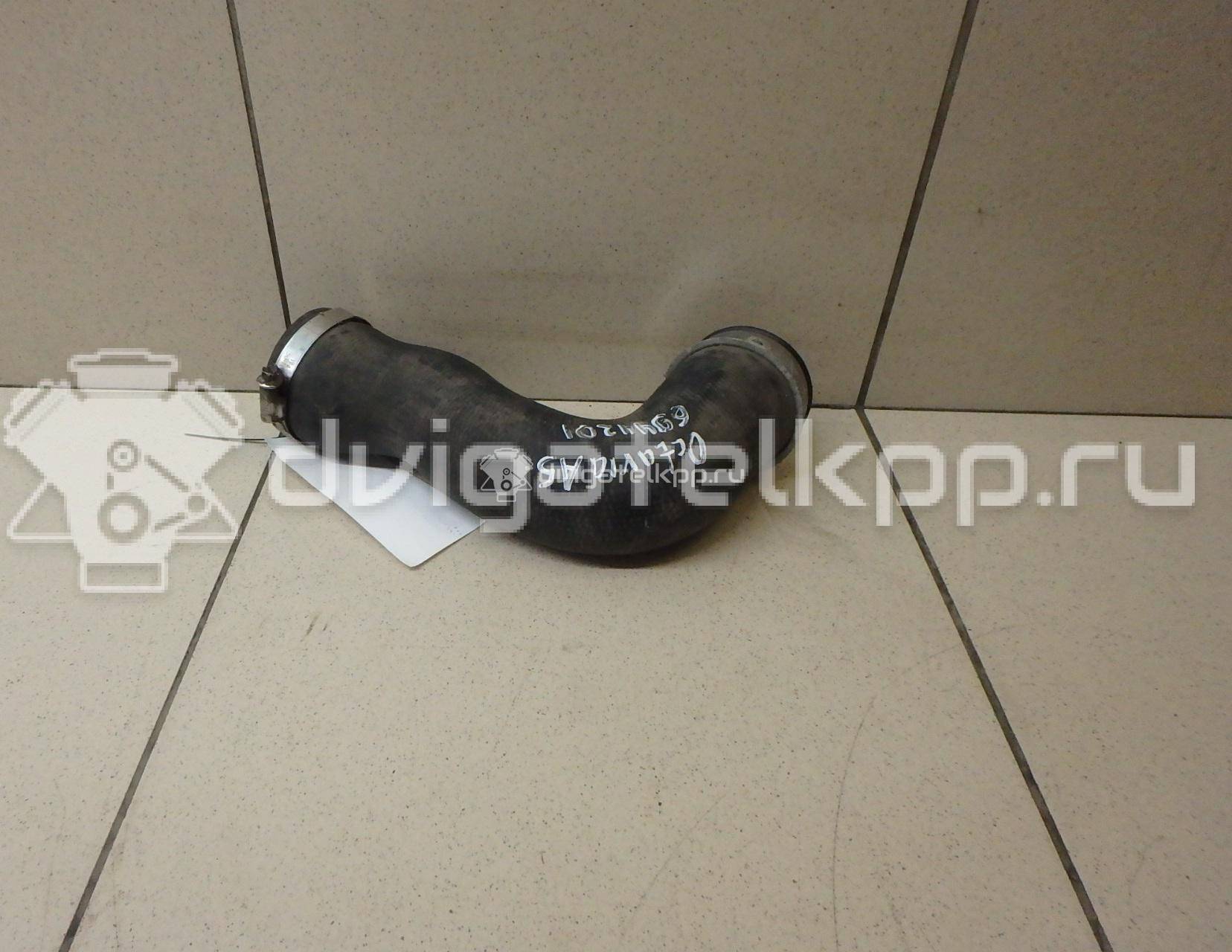 Фото Патрубок интеркулера для двигателя CDAB для Skoda Octavia / Yeti 5L / Octaviaii 1Z3 / Superb 152 л.с 16V 1.8 л бензин 1K0145834AM {forloop.counter}}