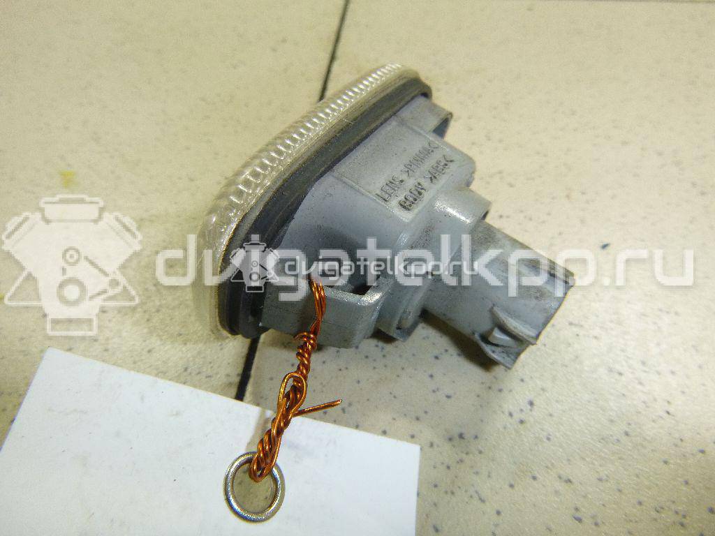 Фото Повторитель на крыло белый  8173002023 для Toyota Carina / Starlet / Prius / Rav 4 / Mr 2 {forloop.counter}}