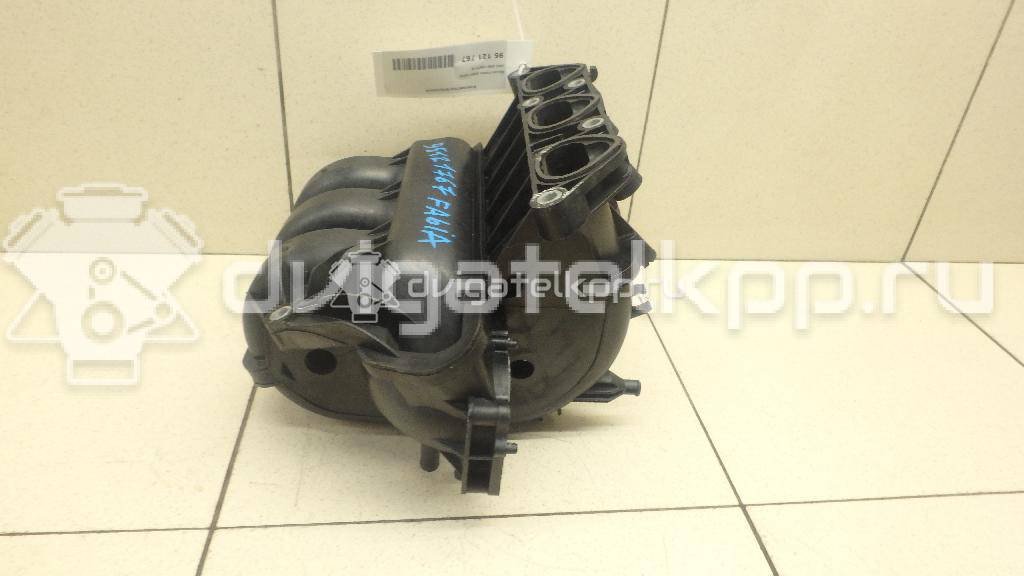 Фото Коллектор впускной для двигателя CGPA для Volkswagen Polo 70 л.с 12V 1.2 л бензин 03E129711F {forloop.counter}}