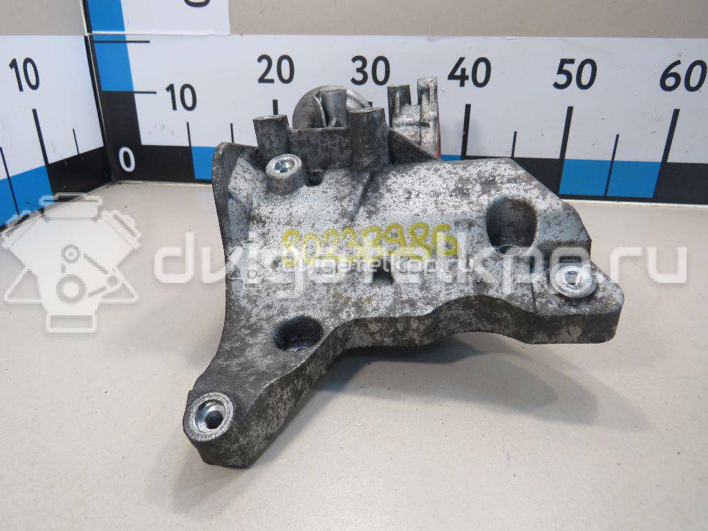 Фото Кронштейн генератора для двигателя CDAB для Volkswagen Passat / Cc 152 л.с 16V 1.8 л бензин 06J903143AH {forloop.counter}}