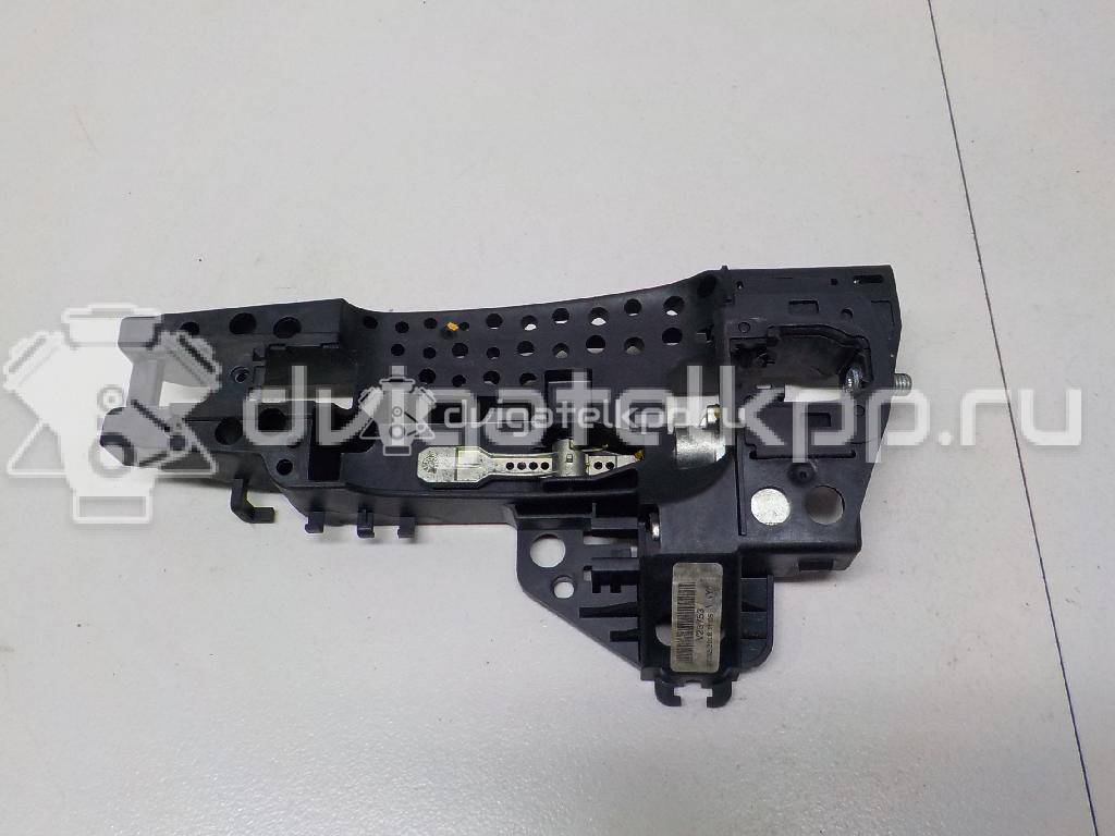 Фото Кронштейн ручки  8T0837885B для audi A1 {forloop.counter}}