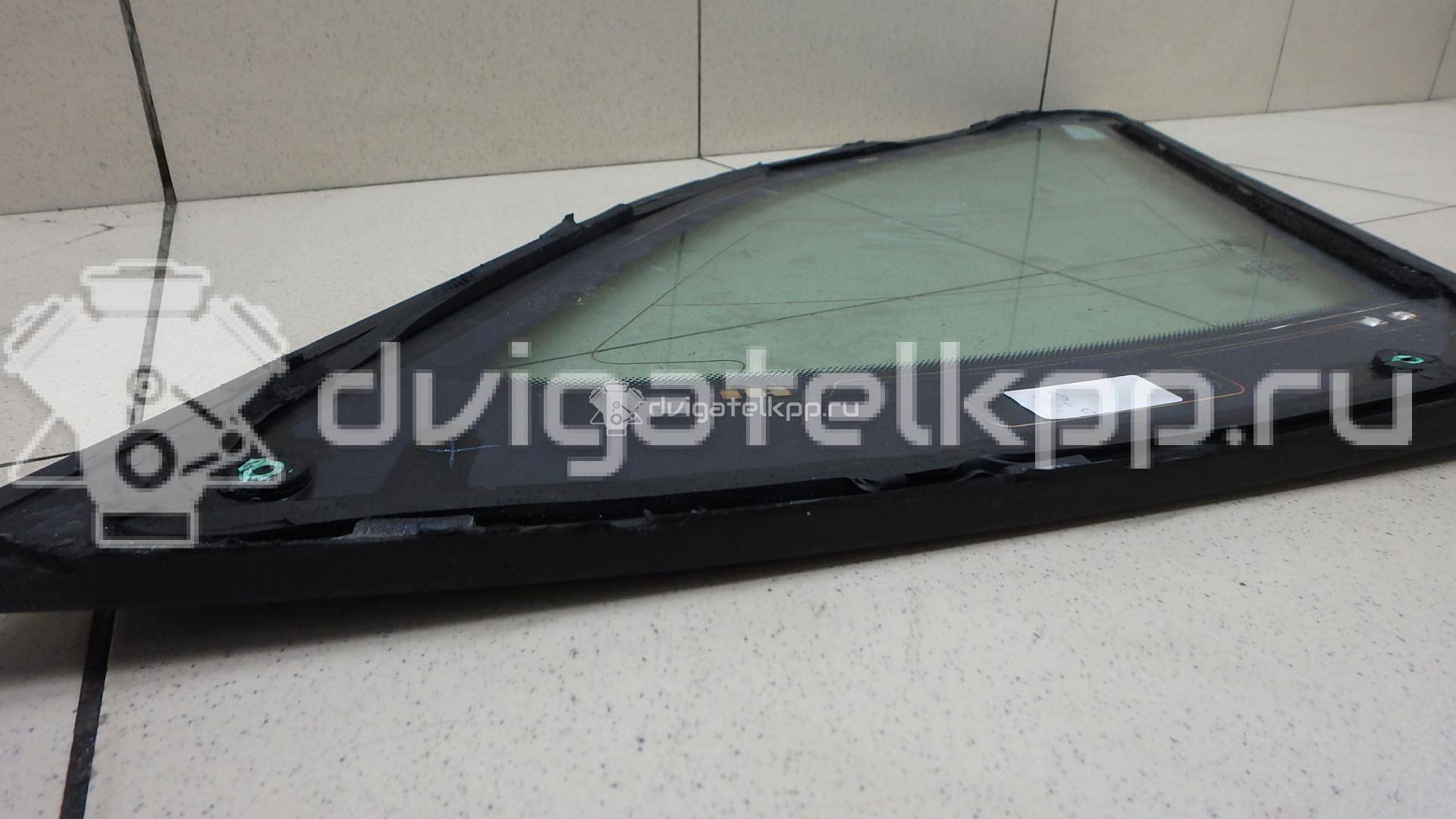 Фото Стекло кузовное глухое правое  8X3845300NVB для Audi A1 {forloop.counter}}