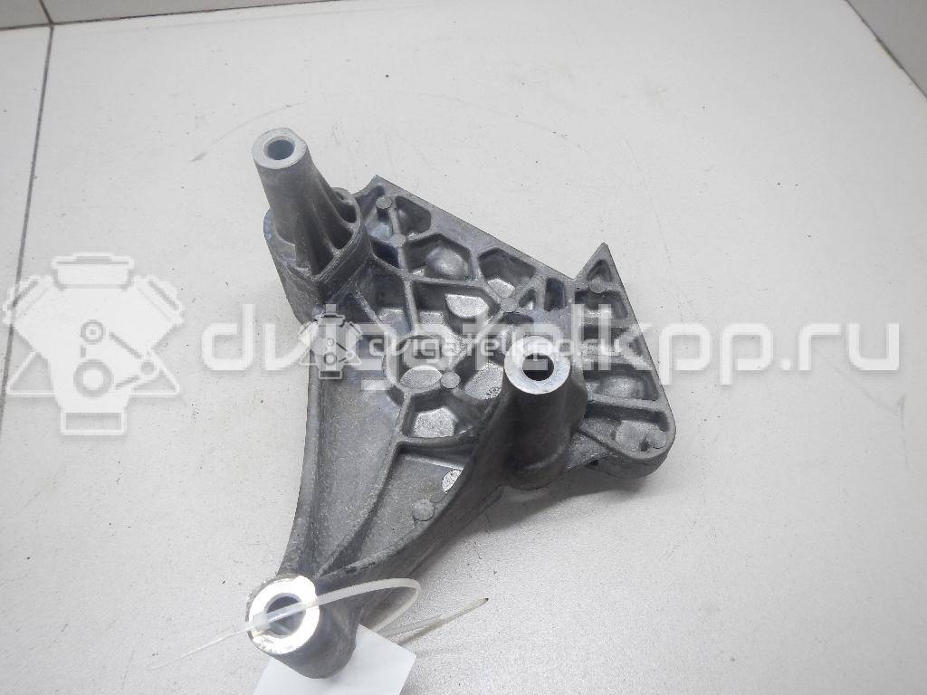Фото Кронштейн опоры двигателя  06F199207Q для audi A3 [8P1] {forloop.counter}}