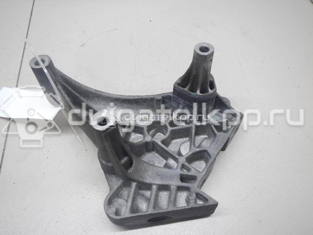 Фото Кронштейн опоры двигателя  06F199207Q для audi A3 [8P1] {forloop.counter}}