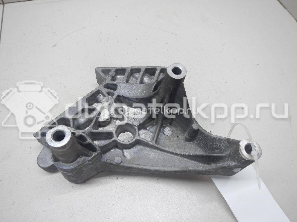 Фото Кронштейн опоры двигателя  06F199207Q для audi A3 [8P1] {forloop.counter}}